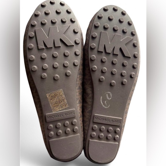 Woman’s Michael Kors Leather Loafers Size 8.5 - Picture 3 of 5